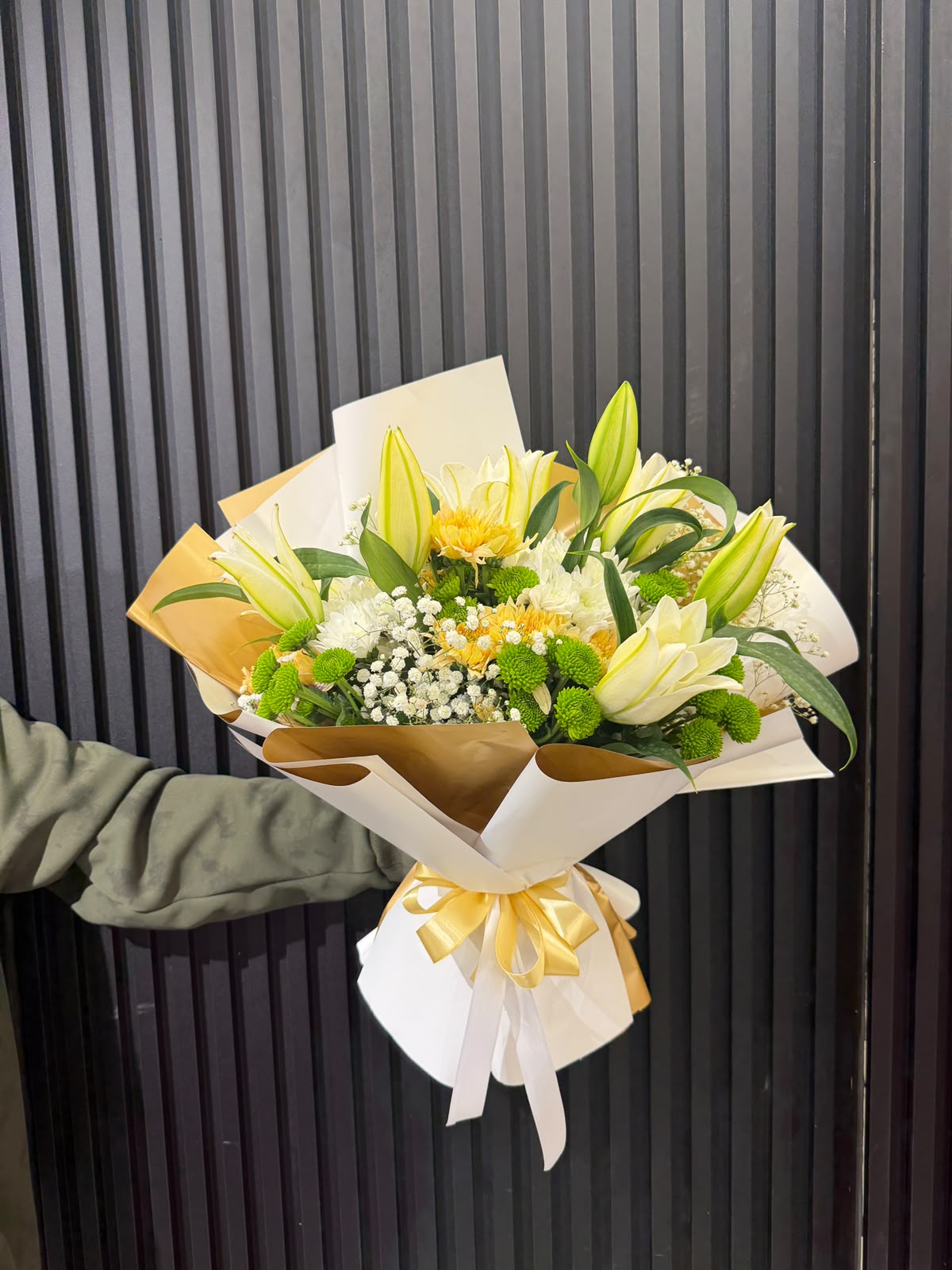 Entrance Hall Flowers in Emirates Hills Dubai — What Villa Owners Actually Choose