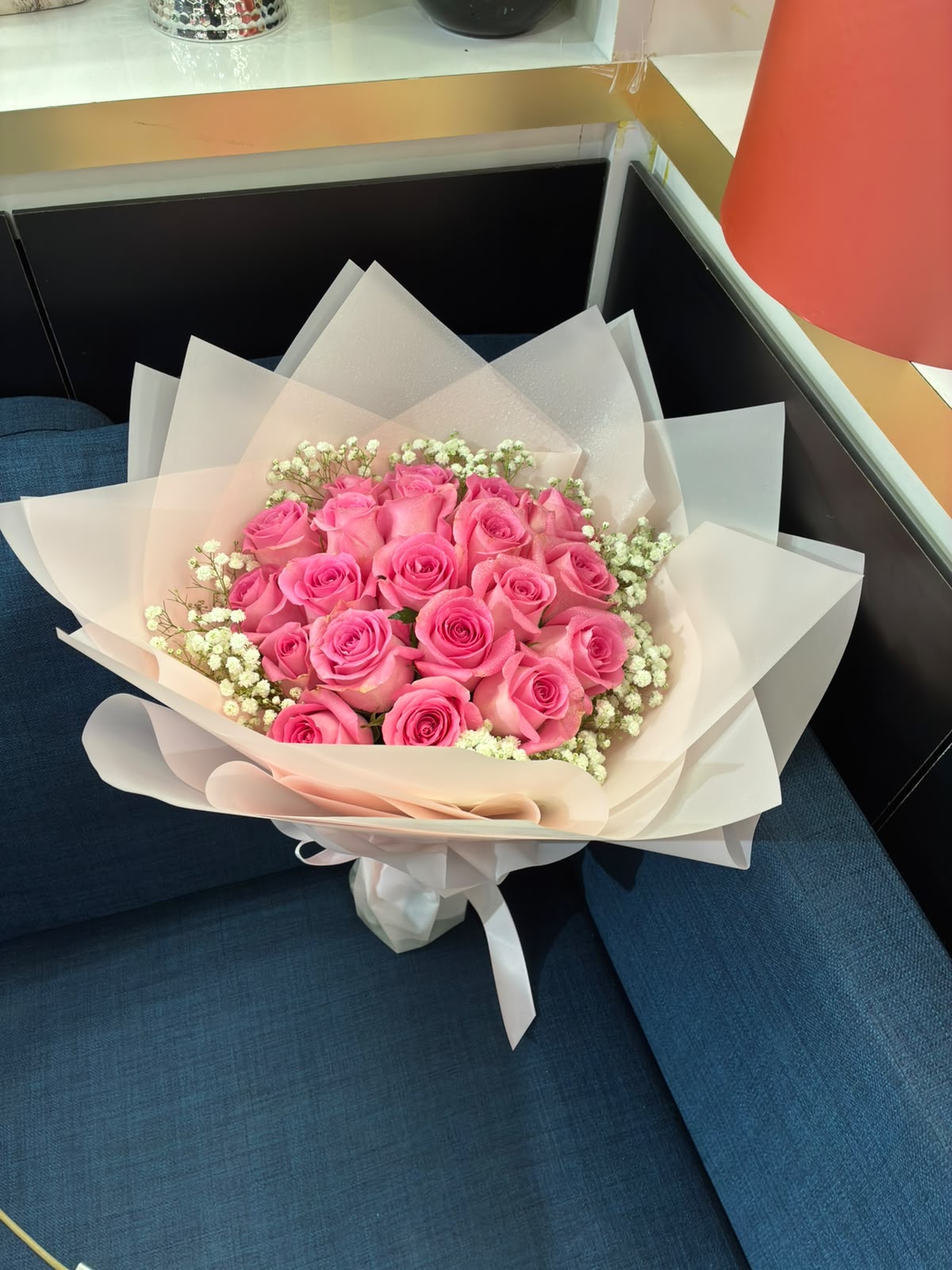Proposal Flower Ideas Near Burj Khalifa — Hotels, Restaurants and Private Settings