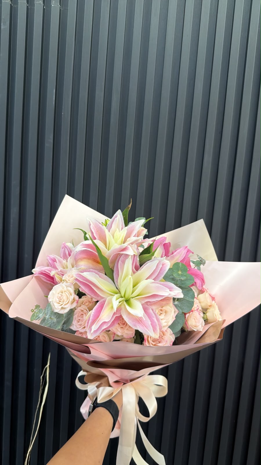 Why Dubai Hills Residents Are Choosing Weekly Flower Subscription Over One-Off Orders