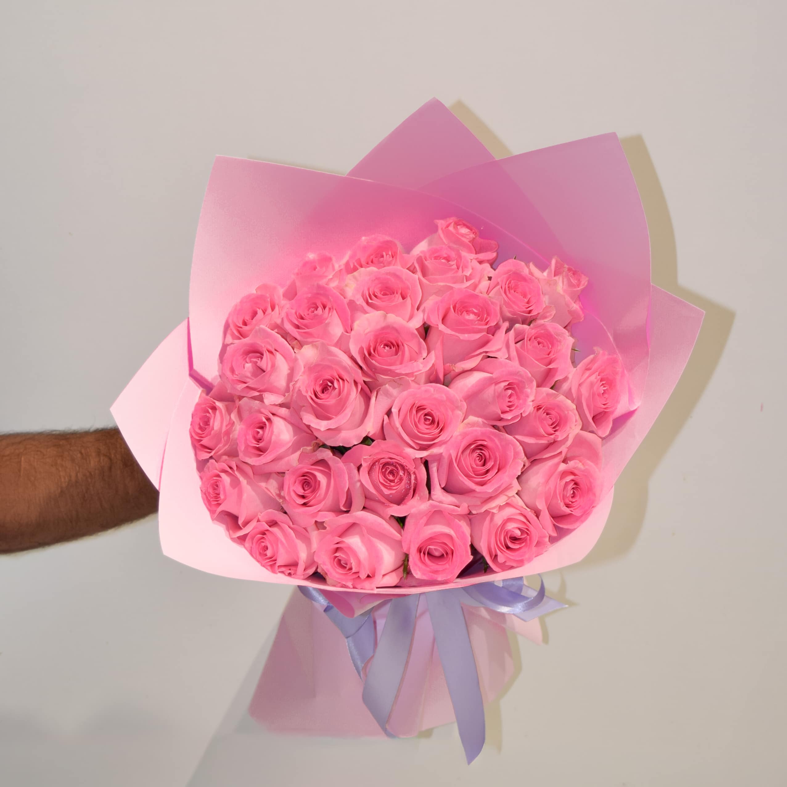 Spray Roses vs Standard Roses: What’s the Difference?