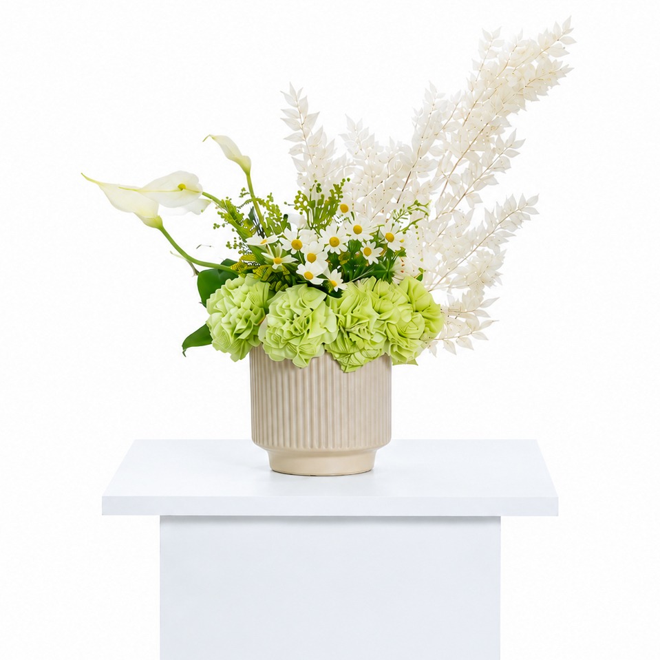 Ivory Bloom Vase Arrangement Dubai