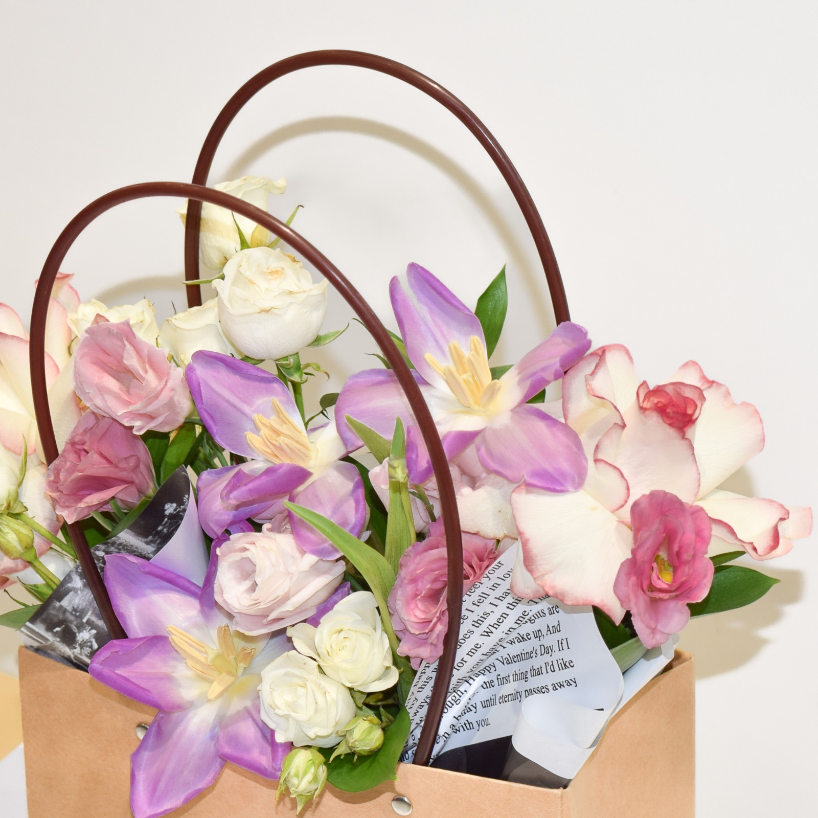 10 Graduation Gift Ideas to Celebrate Their Big Achievement